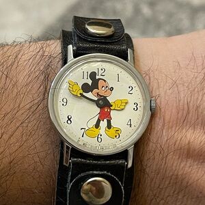 Vintage 1965-1970 Mickey Mouse Mechanical Watch by Ingersoll 33mm Men’s